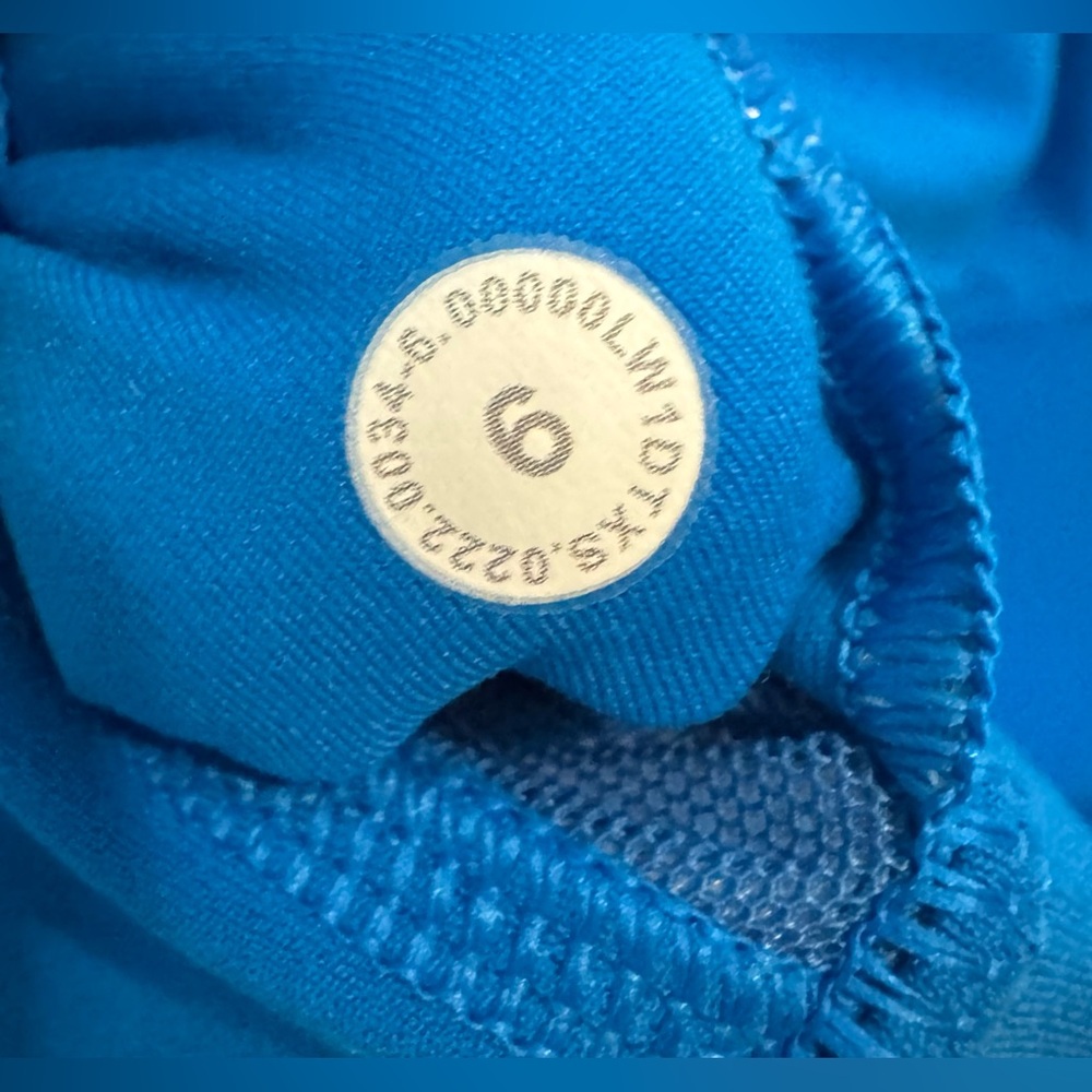 Lululemon Align Waist-Length Tank Top
Poolside bright kobalt blue shelf bra - Picture 10 of 11